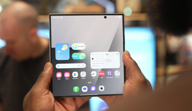 Galaxy Z Fold 8 Tüy Kadar Hafif Olacak